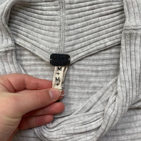 🌸we the free lovers ribbed split back pullover top - Picture 4 of 6